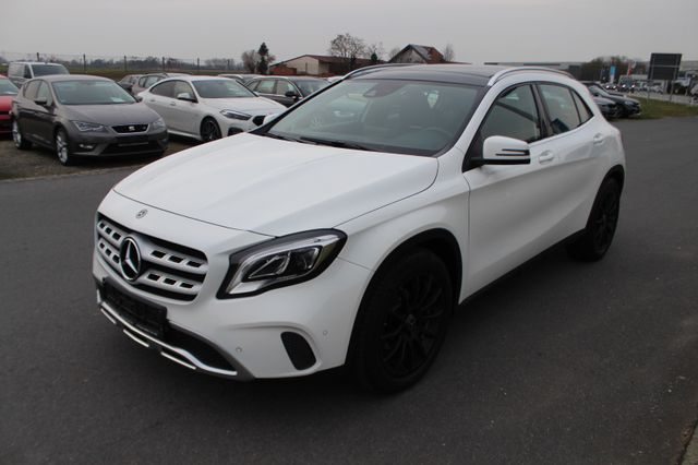 Mercedes-Benz GLA 200 CDI*NAVI*LED*Panorama*Parkassistent*18"