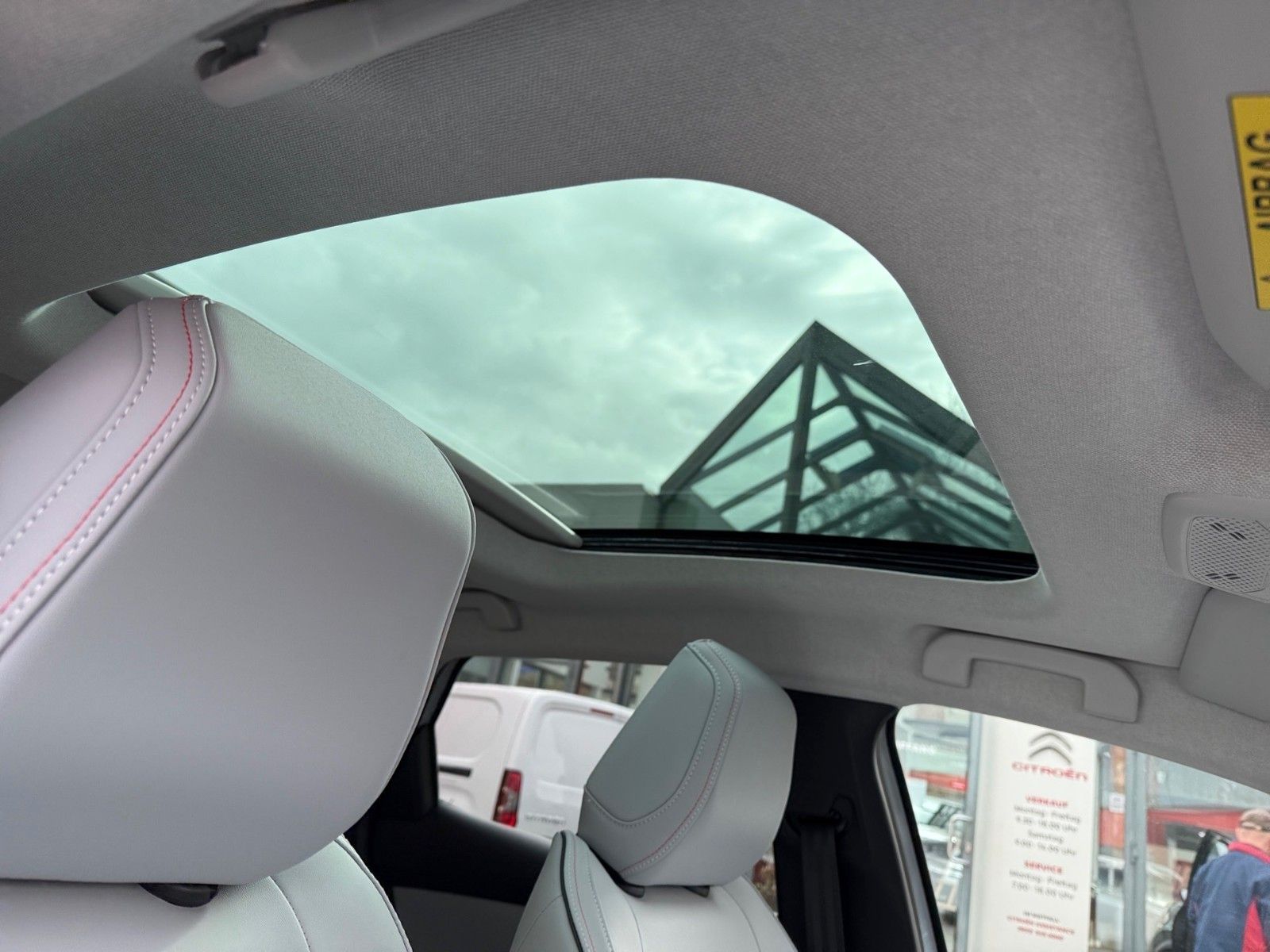 Fahrzeugabbildung Citroën C4 Hybrid 145 MAX - Vollausstattung*Massage*ACC