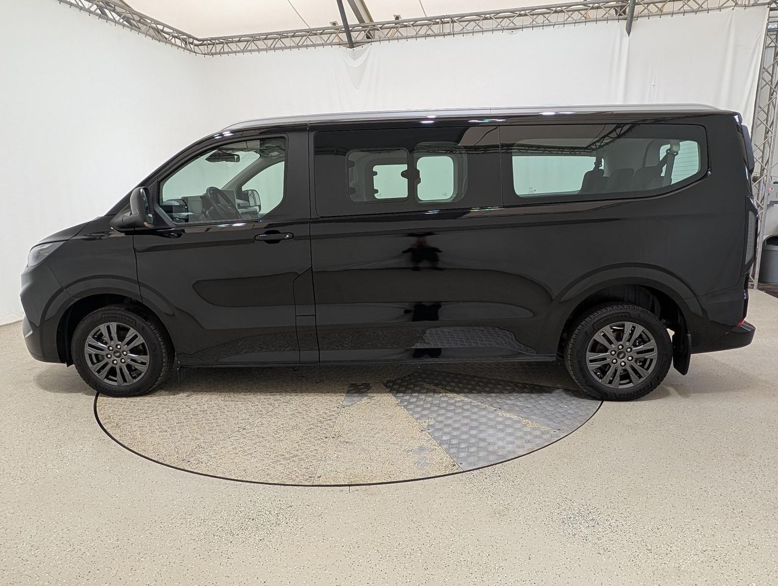 Ford Tourneo Custom 2.0 AT AWD Titanium L2 ACC|Navi|R foto 3