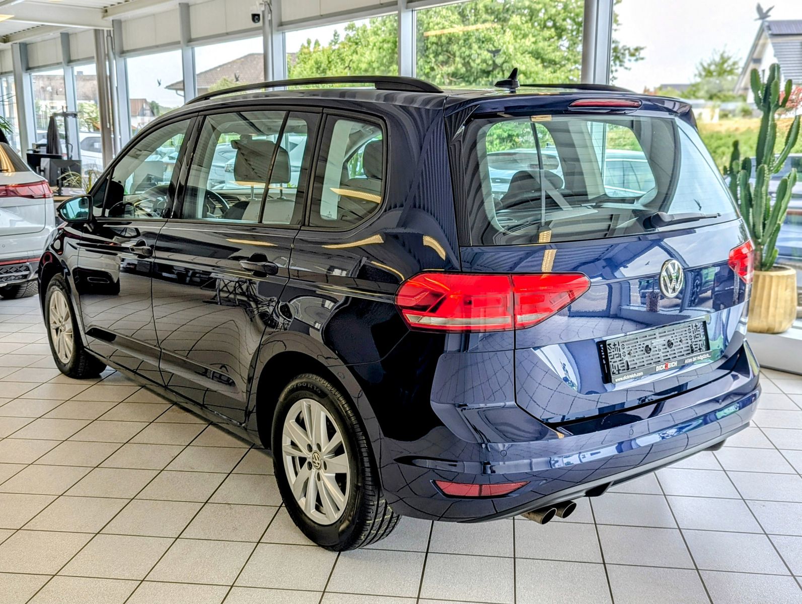 VW Touran 2.0 TDI DSG Comf. ACC LED Kamera - Image 5