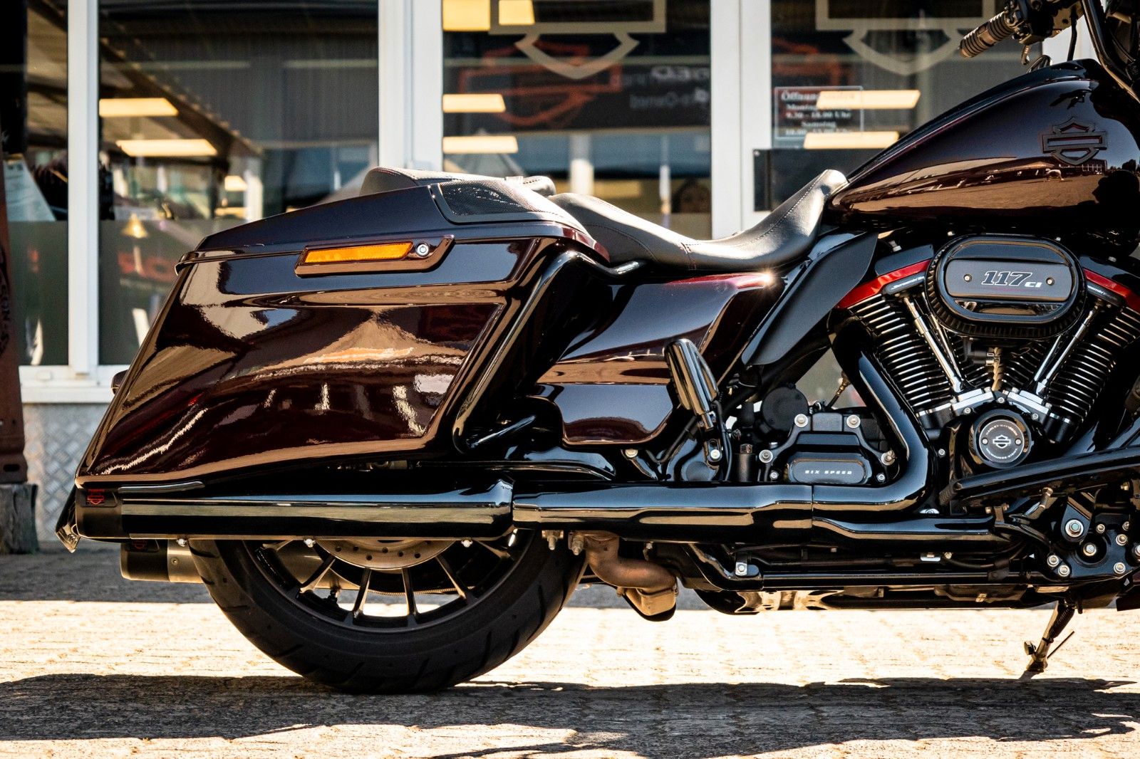 Fahrzeugabbildung Harley-Davidson CVO STREET GLIDE 117 FLHXSE