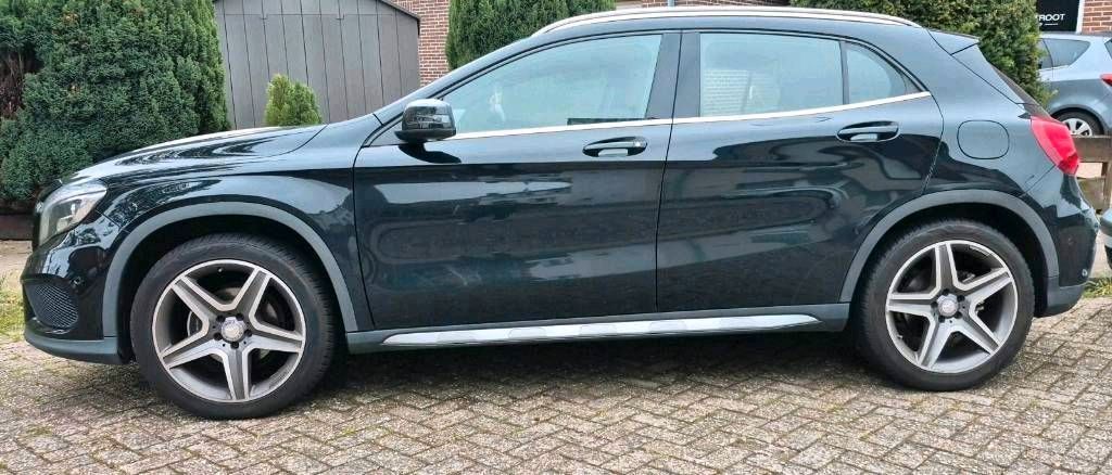 MERCEDES-BENZ MERCEDES BENZ  GLA 200D