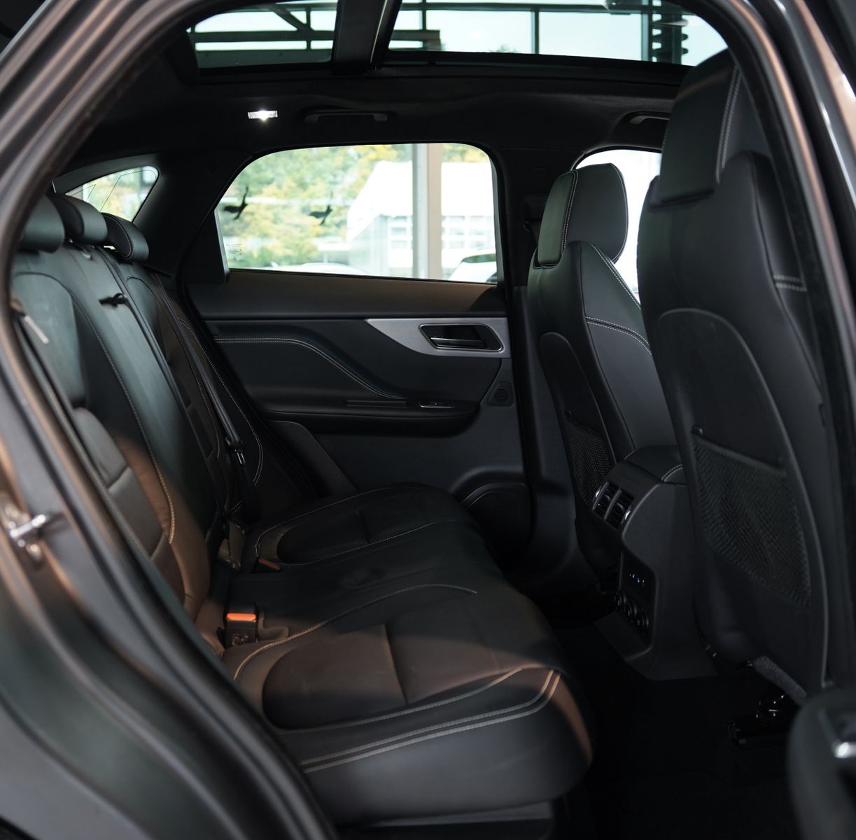 Jaguar F Pace