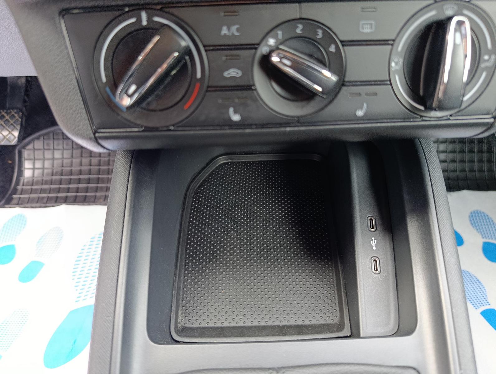 Skoda Scala Active Car Play Tempomat SHZ PDC AHK