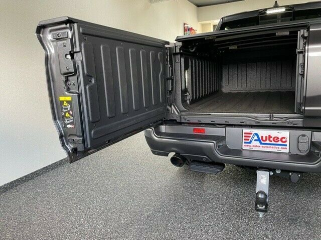 Fahrzeugabbildung Dodge LIMITED NIGHT HUD-TAILGATE-RAMBOX-360°-HUD