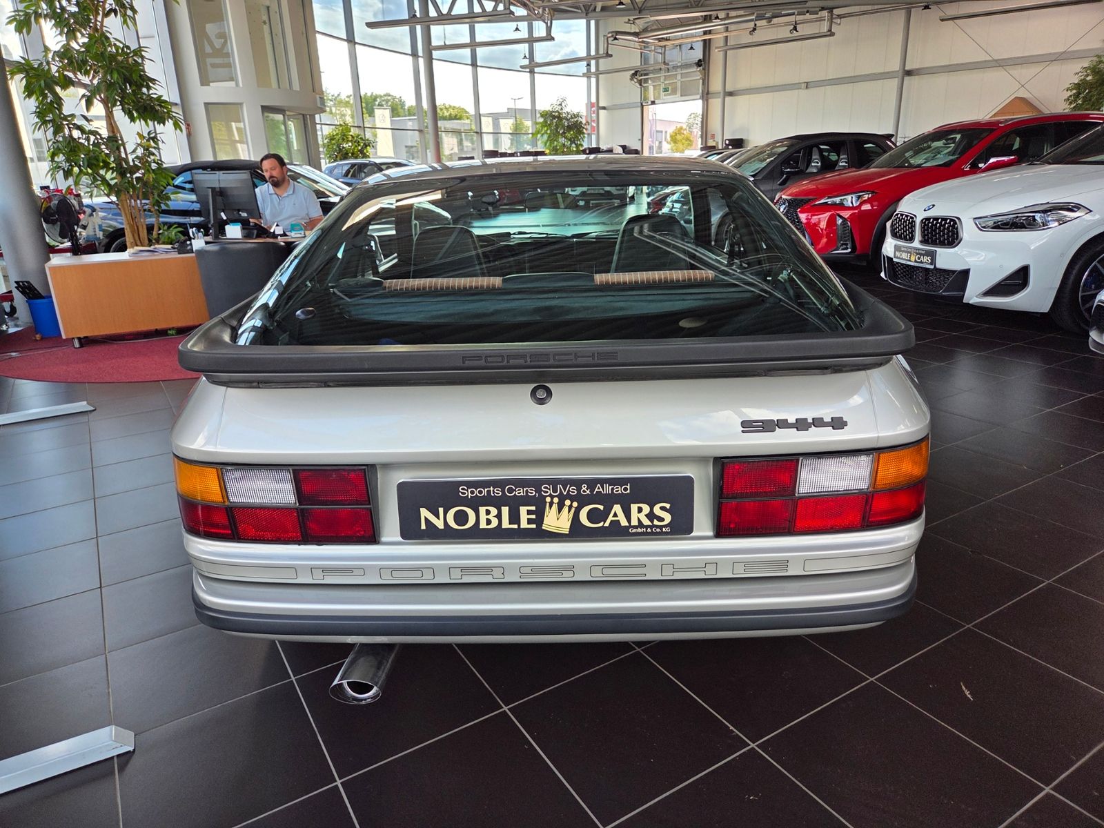 Fahrzeugabbildung Porsche 944 Basis Coupe DEUTSCHES FAHRZEUG H-KENNZEICHEN