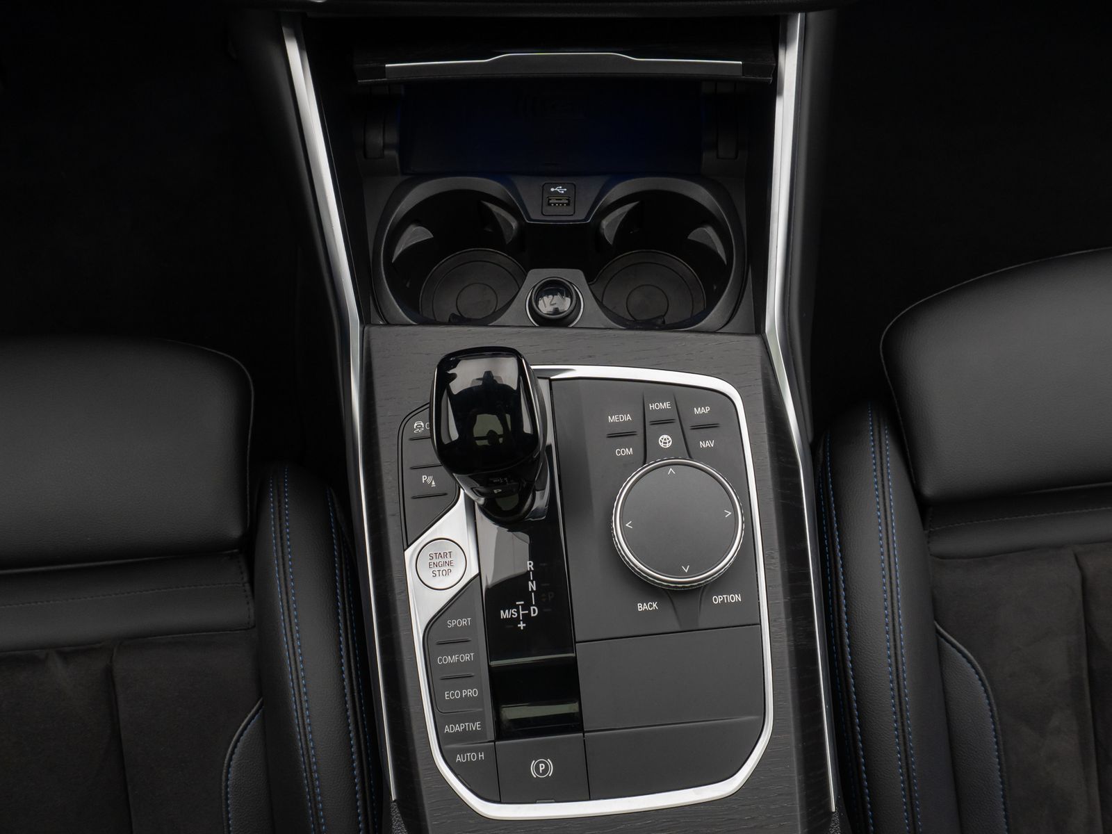 Fahrzeugabbildung BMW 320d xD M Sport Panorama Laser Kamera DAB HiFi