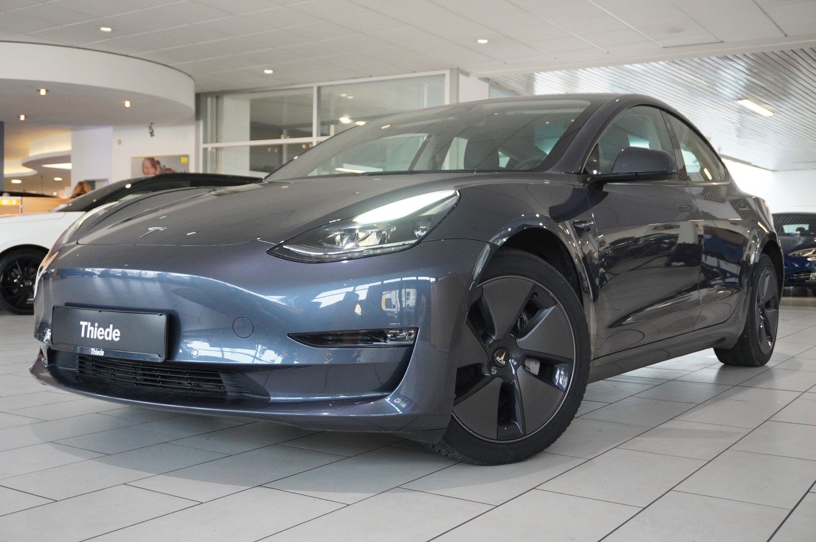 Fahrzeugabbildung Tesla Model 3 LONGRANGE DUAL-MOTOR NAVI/KAMERA/SH/PANO