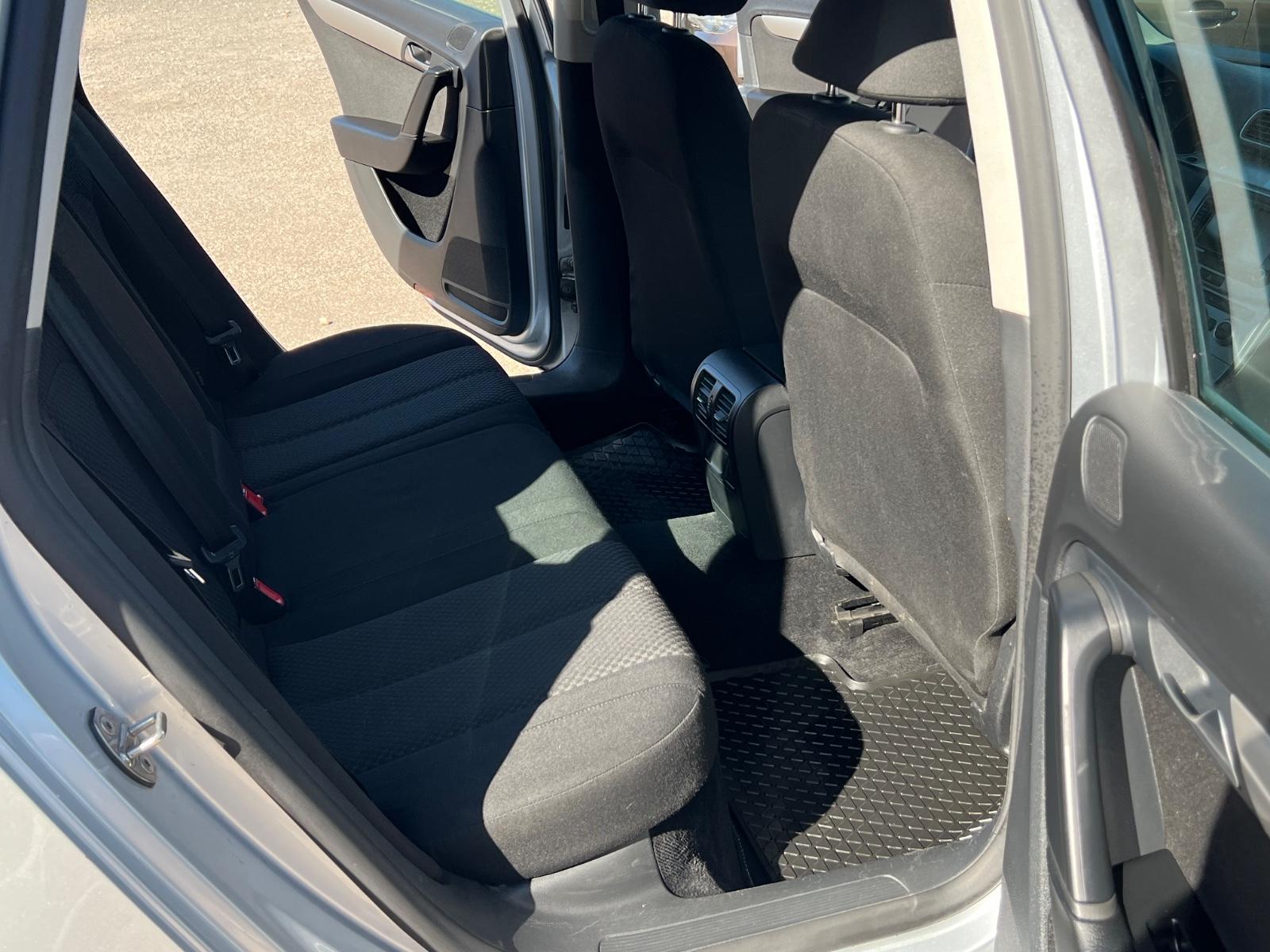 Volkswagen Passat 2012 — photo 14