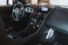 Fahrzeugabbildung Aston Martin V8 Vantage S *MWST. / 2. HAND / SCHECKHEFT*