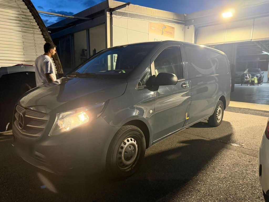 Image of Mercedes-Benz Vito