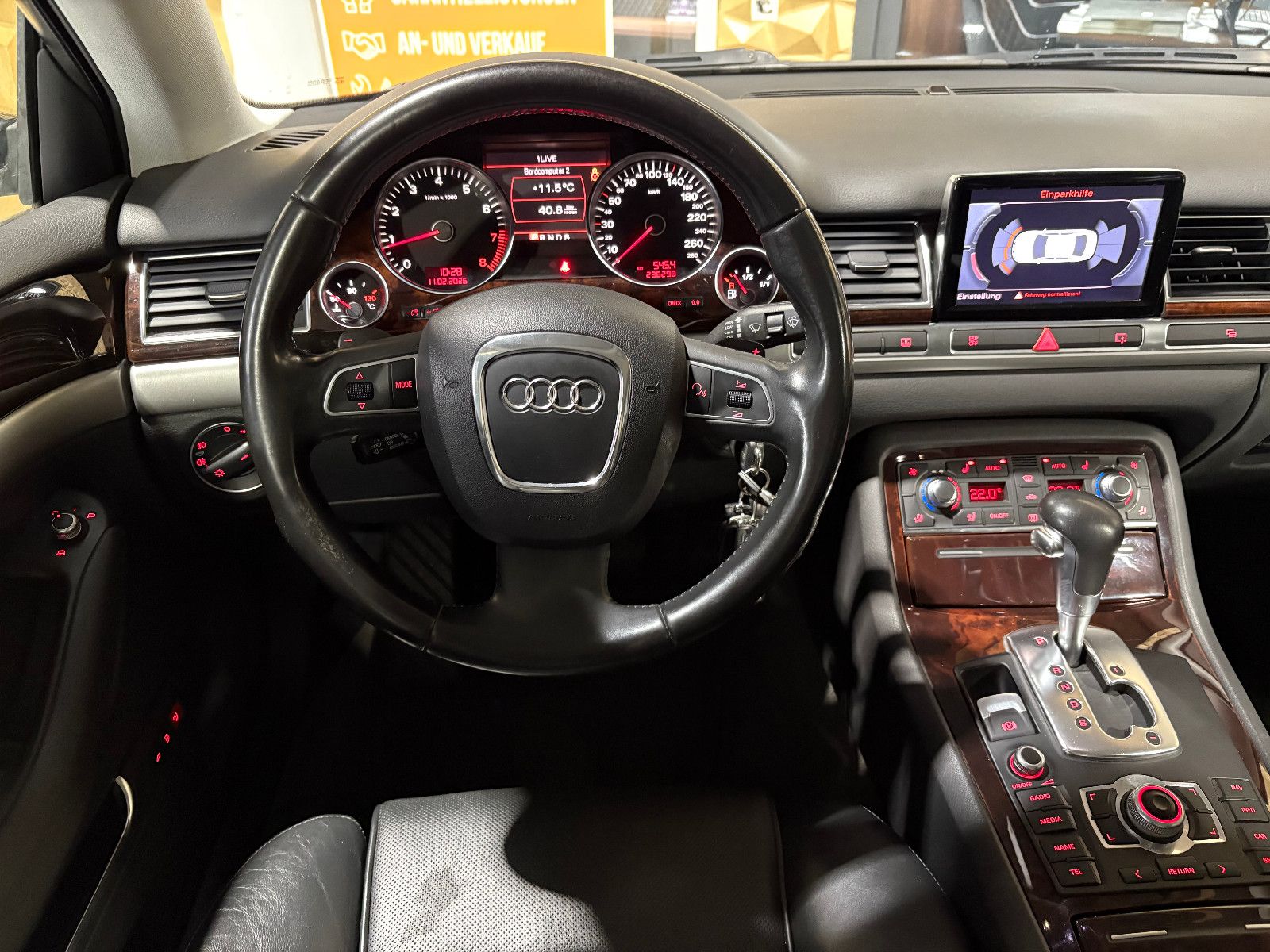 Fahrzeugabbildung Audi A8 3.2 FSI quattro/XENON/NAVI/PDC/LEDER/AUTOMATI