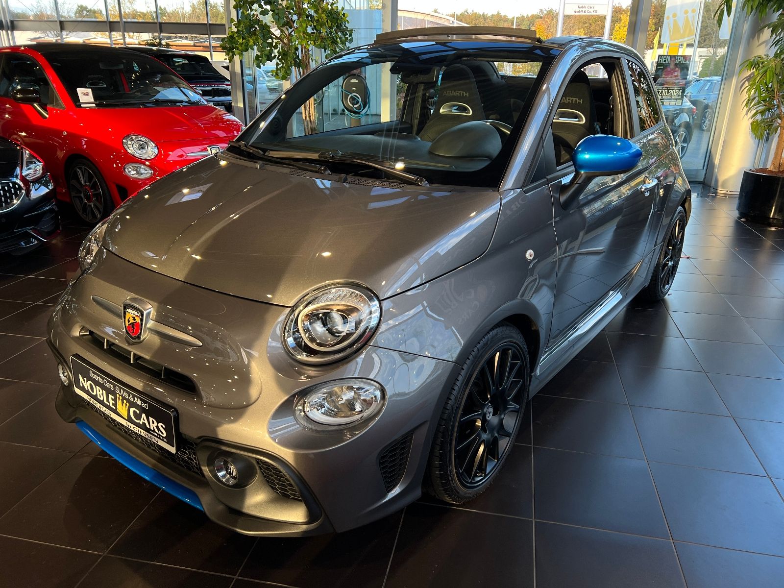 Fahrzeugabbildung Abarth 595C F595 Pista CARPLAY DAB PDC