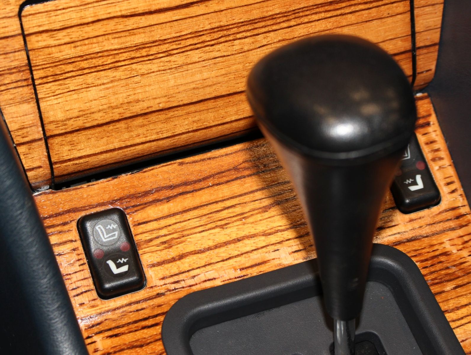 Fahrzeugabbildung Mercedes-Benz 300 CE Coupe Dt.Fzg.+19Tkm+Original Zustand