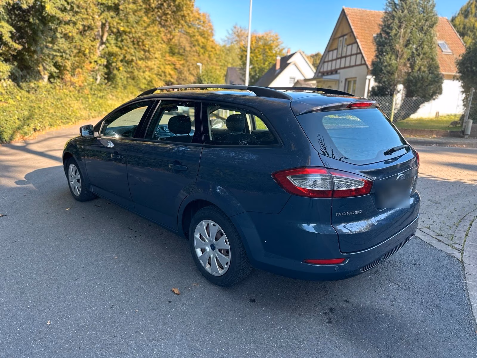 Ford Mondeo 2011 — engine 120 HP (88kW)