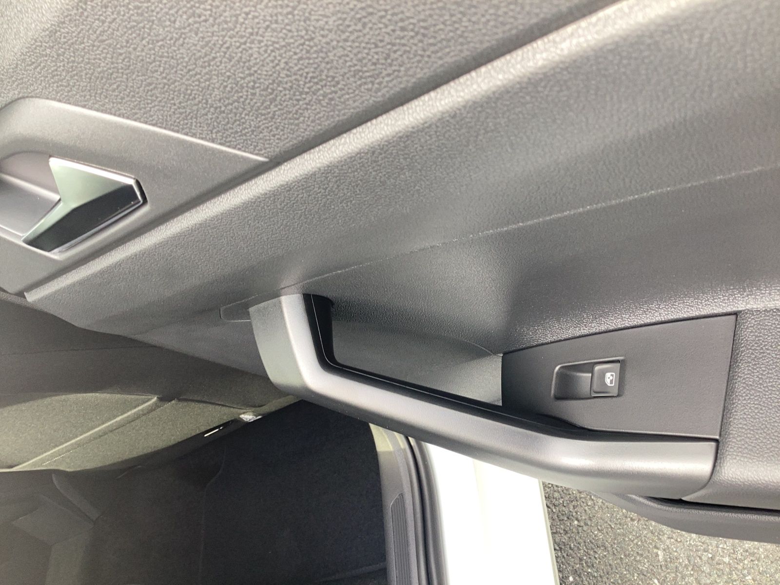 Fahrzeugabbildung Volkswagen Polo Life TSI DSG LED ACC SH RearView Climatroni