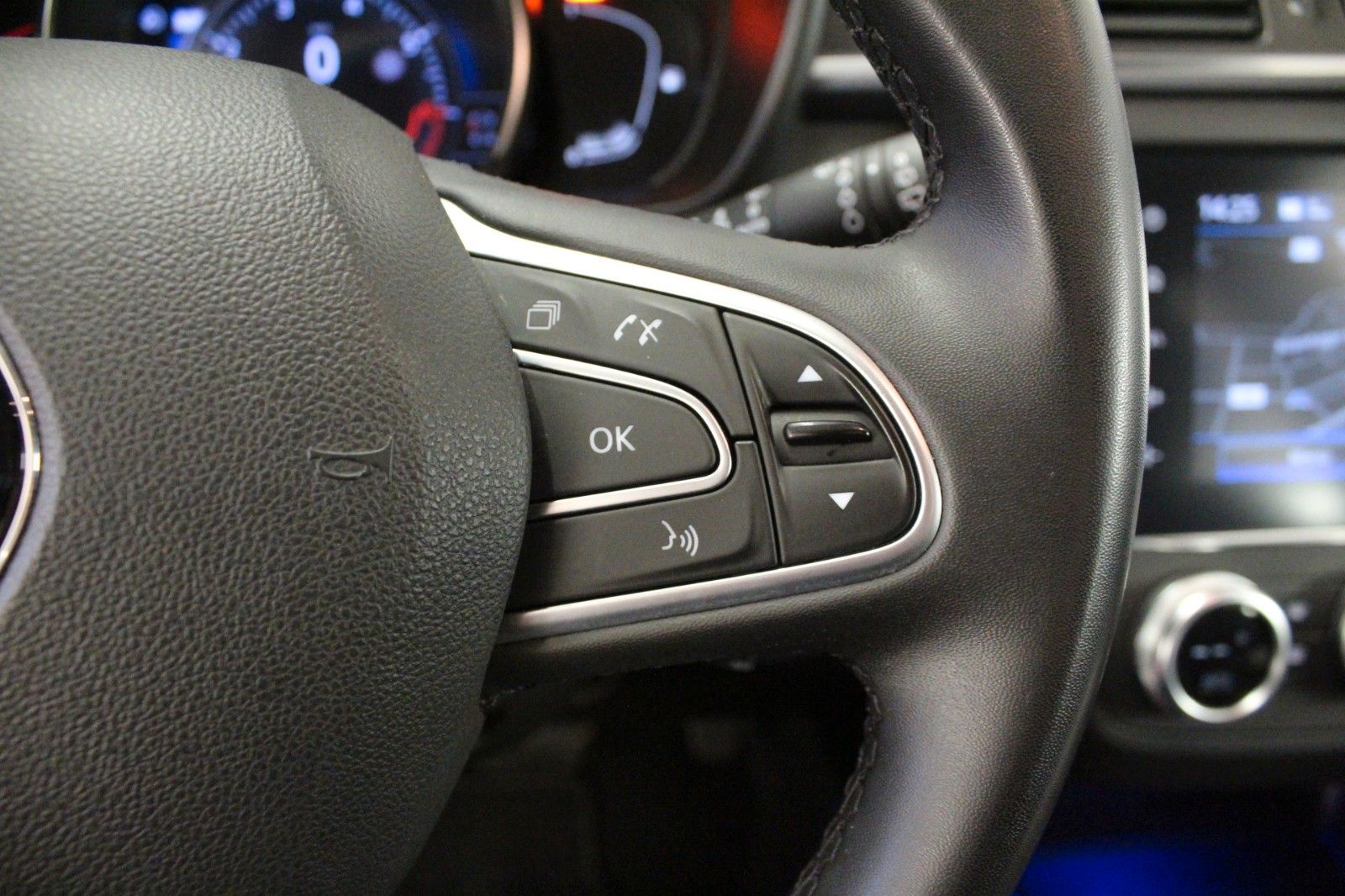 Fahrzeugabbildung Renault Kadjar TCe 140 EDC Limited  Automatik