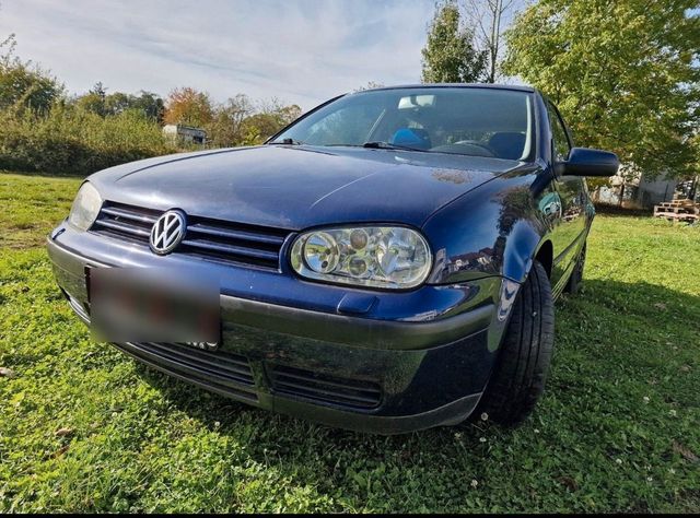 Volkswagen Golf 1.6.    Automatik