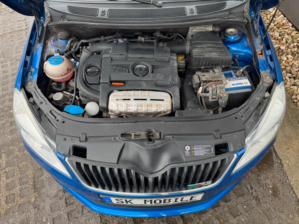 SKODA FABIA RS - 180 CV - BVA