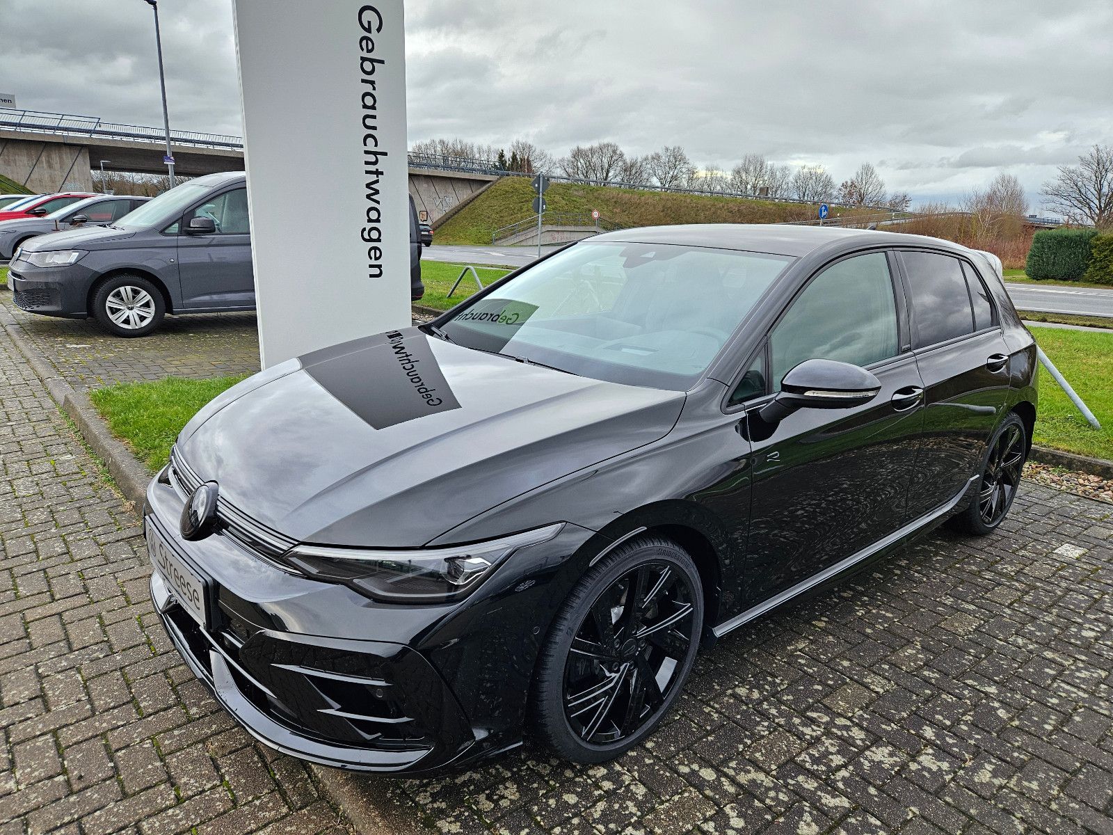 Volkswagen Golf R foto 1