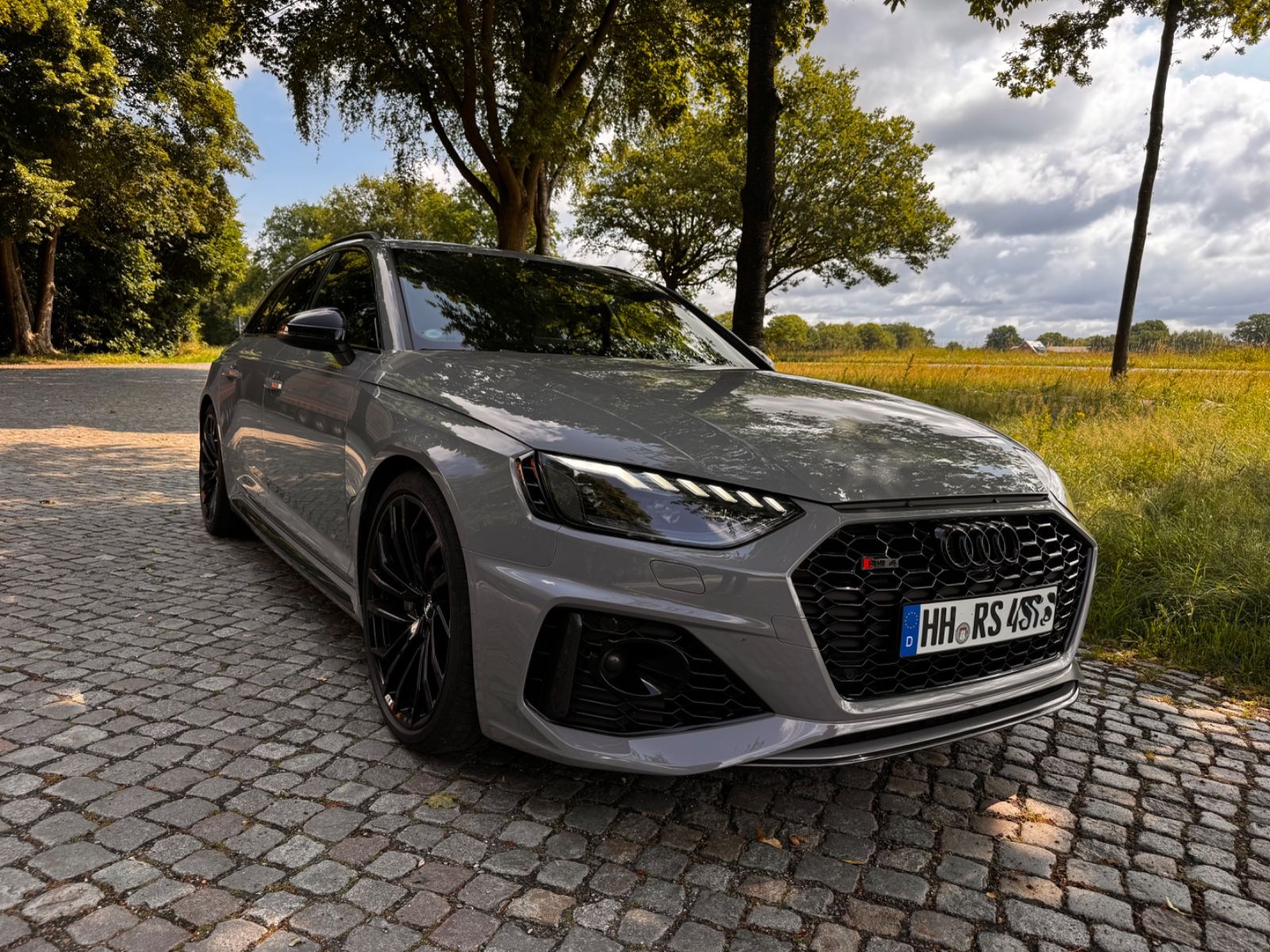 AUDI RS-Dynamik, Keramikbremse, Sportabgas, B&amp;O, VOLL