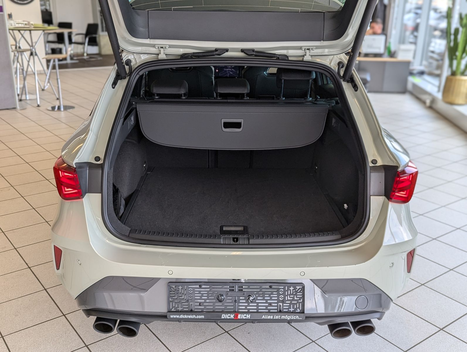 CUPRA Leon 2.0 TSI 4D VZ Matrix Pano Sennheiser AHK 19 - Image 17