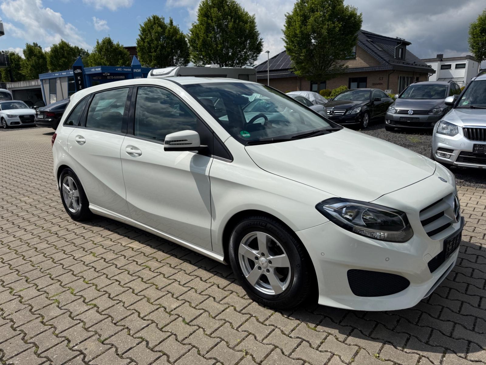 Mercedes-Benz B 180 BlueEfficiency Edition 2.Hand Navi PDC