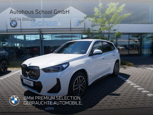 BMW iX1 eDrive20 M Sportpaket HUD A-LED PA+ DA+