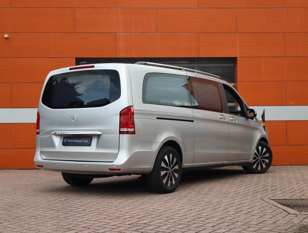 Mercedes-Benz V 220