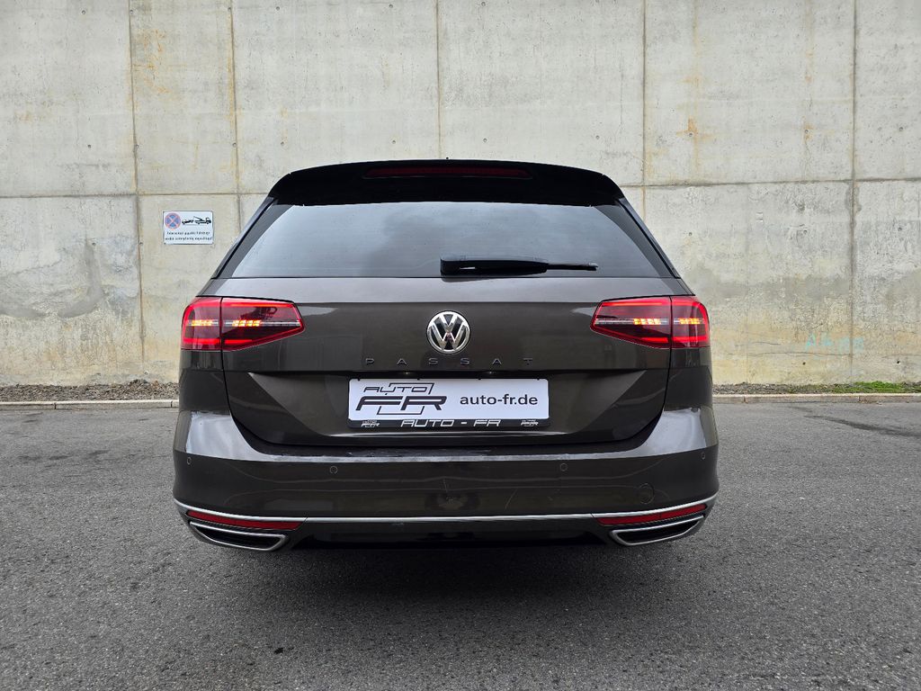 VW Passat Variant R-Line 2.0TDI 150PS DSG Pano DAB VW Passat Variant R-Line 2.0TDI 150PS DSG Pano DAB