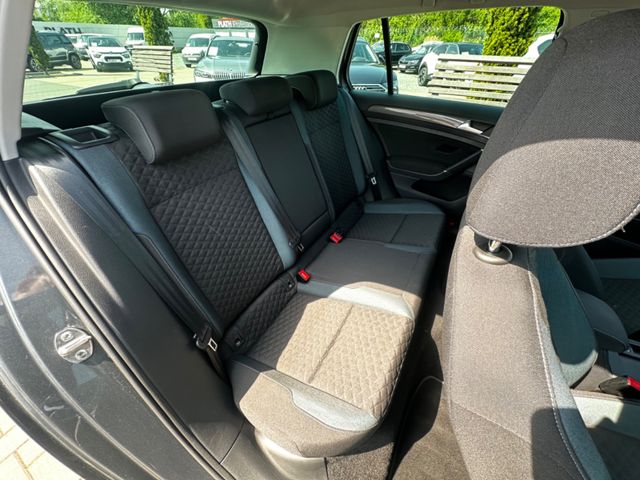 Volkswagen Golf  VII Lim. IQ.DRIVe Comfort-Line