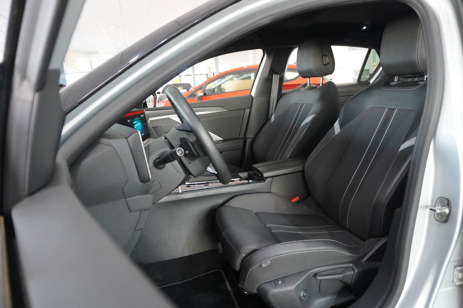 Fahrzeugabbildung Opel Astra L Lim. 1.6 HYBRID GS SPORT NAVI/360°/SPORT