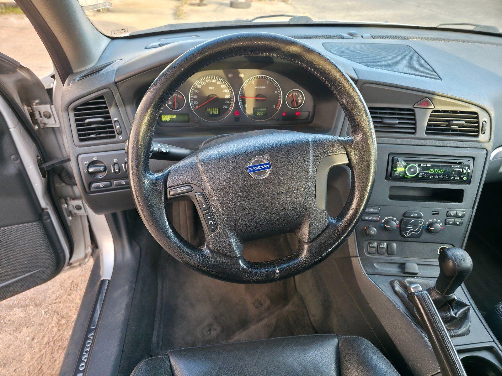 Volvo V70 2004 — photo 12