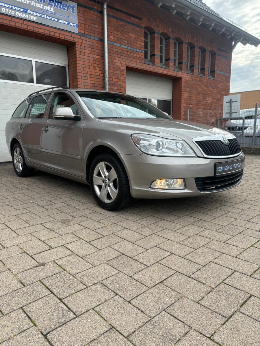 Skoda Octavia 2011 — photo 12