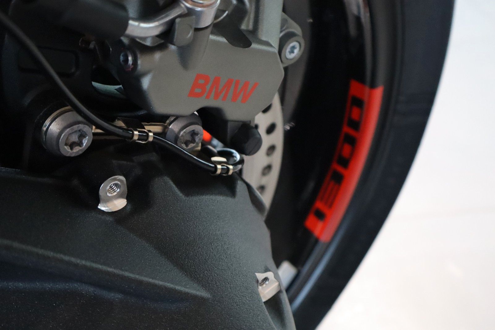 Fahrzeugabbildung BMW R1300R Style Performance