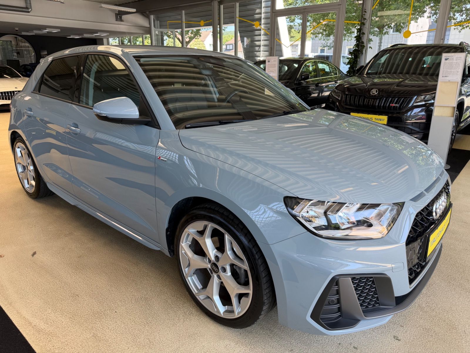Fahrzeugabbildung Audi A1 Sportback 30* S line Sport * VOLL-LEDER *
