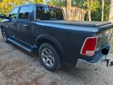 Dodge RAM 1500 5,7 Laramie CrewCab, LPG, Luft, 4WD - mit LPG-Antrieb: Luftfederung