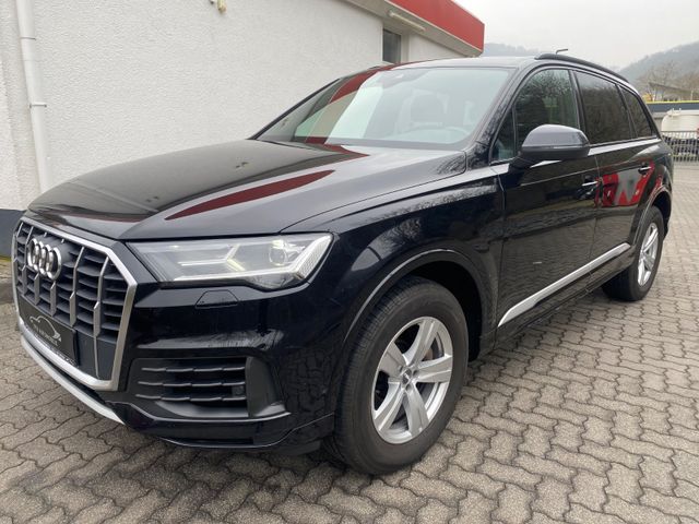 Audi Q7 55 TFSI quattro basis 7 SITZE !