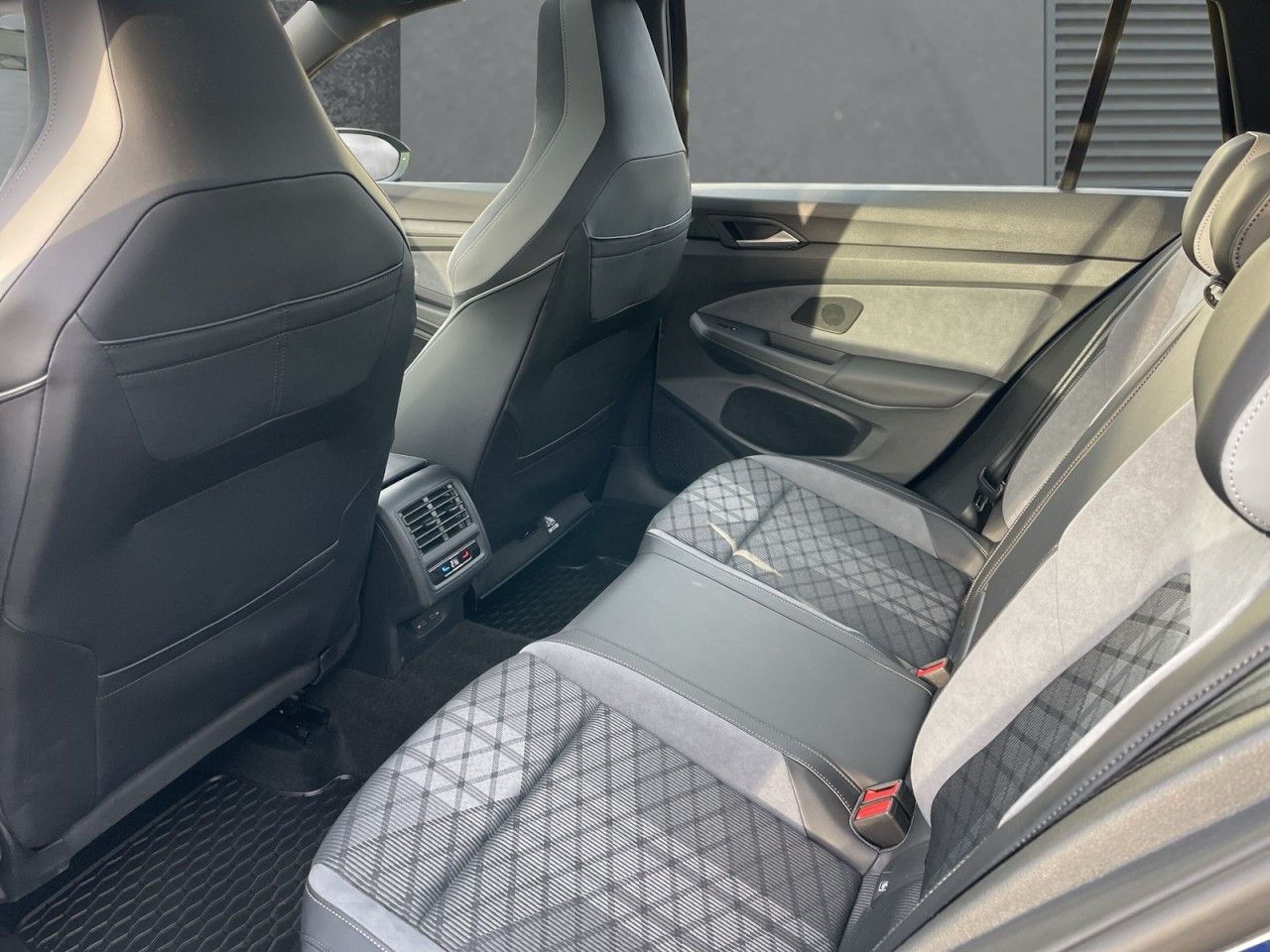 Volkswagen Golf - Bild 10