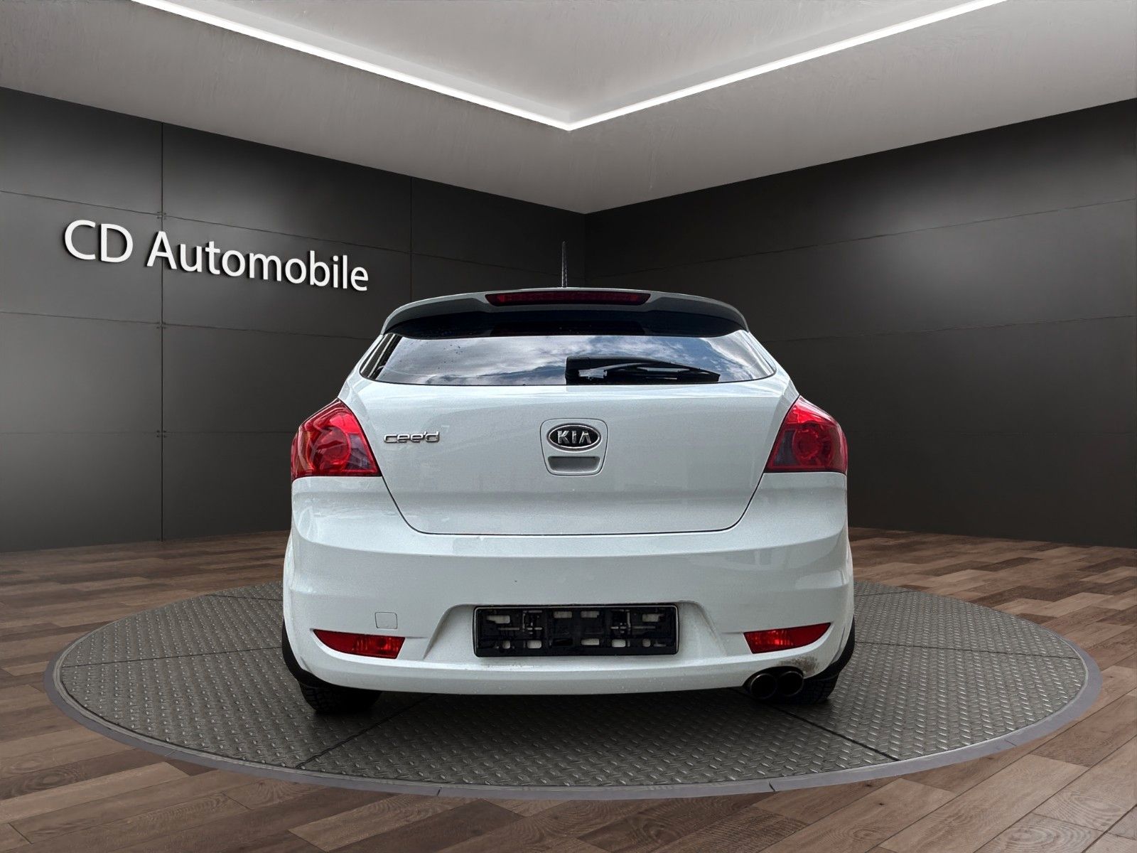 Fahrzeugabbildung Kia cee'd / Ceed 1.6 3Trg /Klima/TÜV AU 2Jahre neu/