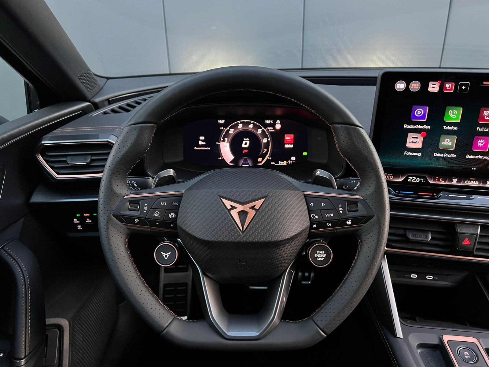 Fahrzeugabbildung CUPRA Leon Sportstourer VZ 2.0 TSI DSG 4Drive *AHK, LE