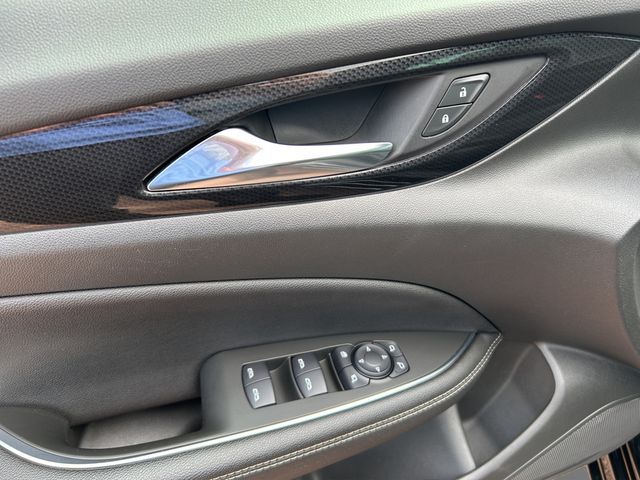 Insignia Elegance NAVI FACEL. PANO MATRIX-LED