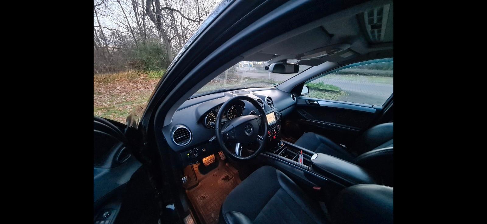 Mercedes-Benz ML 320