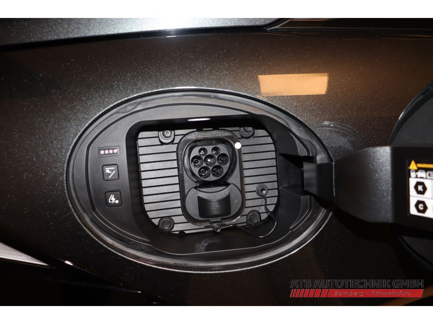 Fahrzeugabbildung Hyundai IONIQ 6 N 84kWh 609PS 4WD Sitzpaket Panoramadach