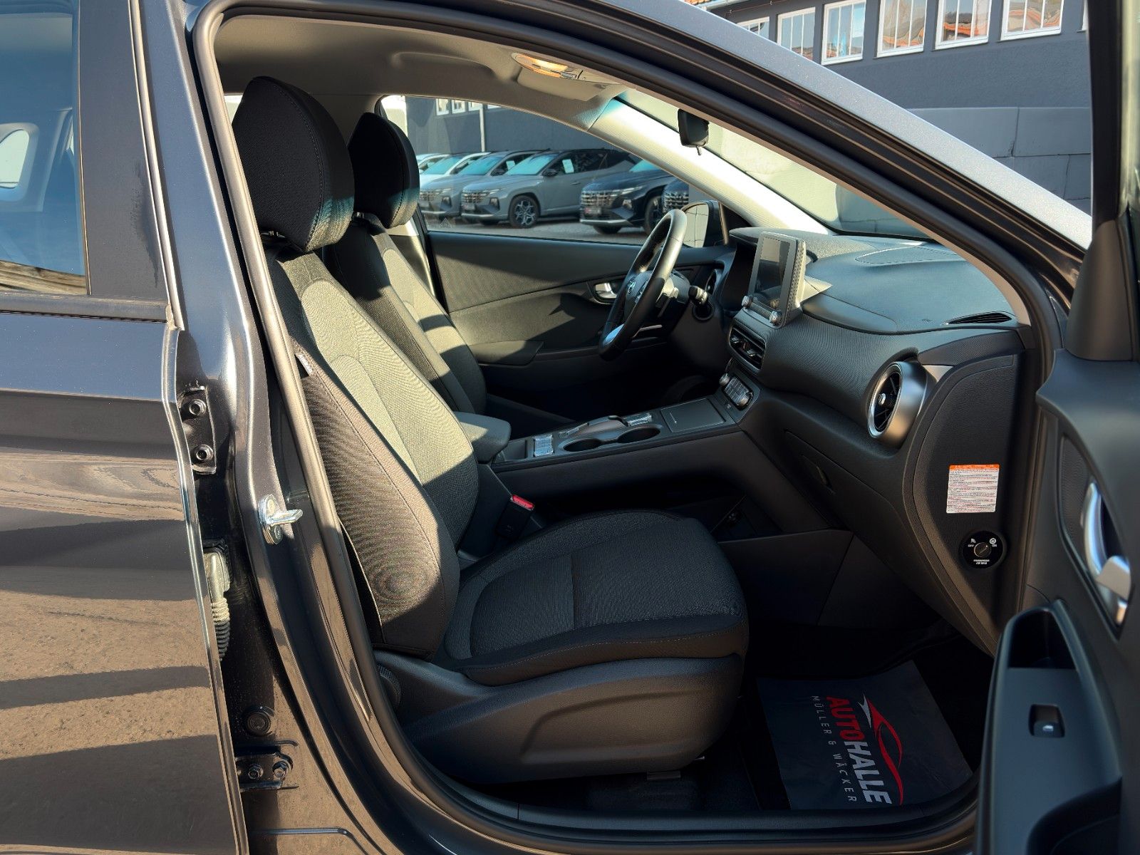 Fahrzeugabbildung Hyundai Kona Select Elektro ACC LKAS PDC CAM SHZ CarPlay