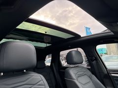 Fahrzeugabbildung Volkswagen Touareg 3.0 TDI 4M R-Line PANO DYNAUDIO STANDHZG