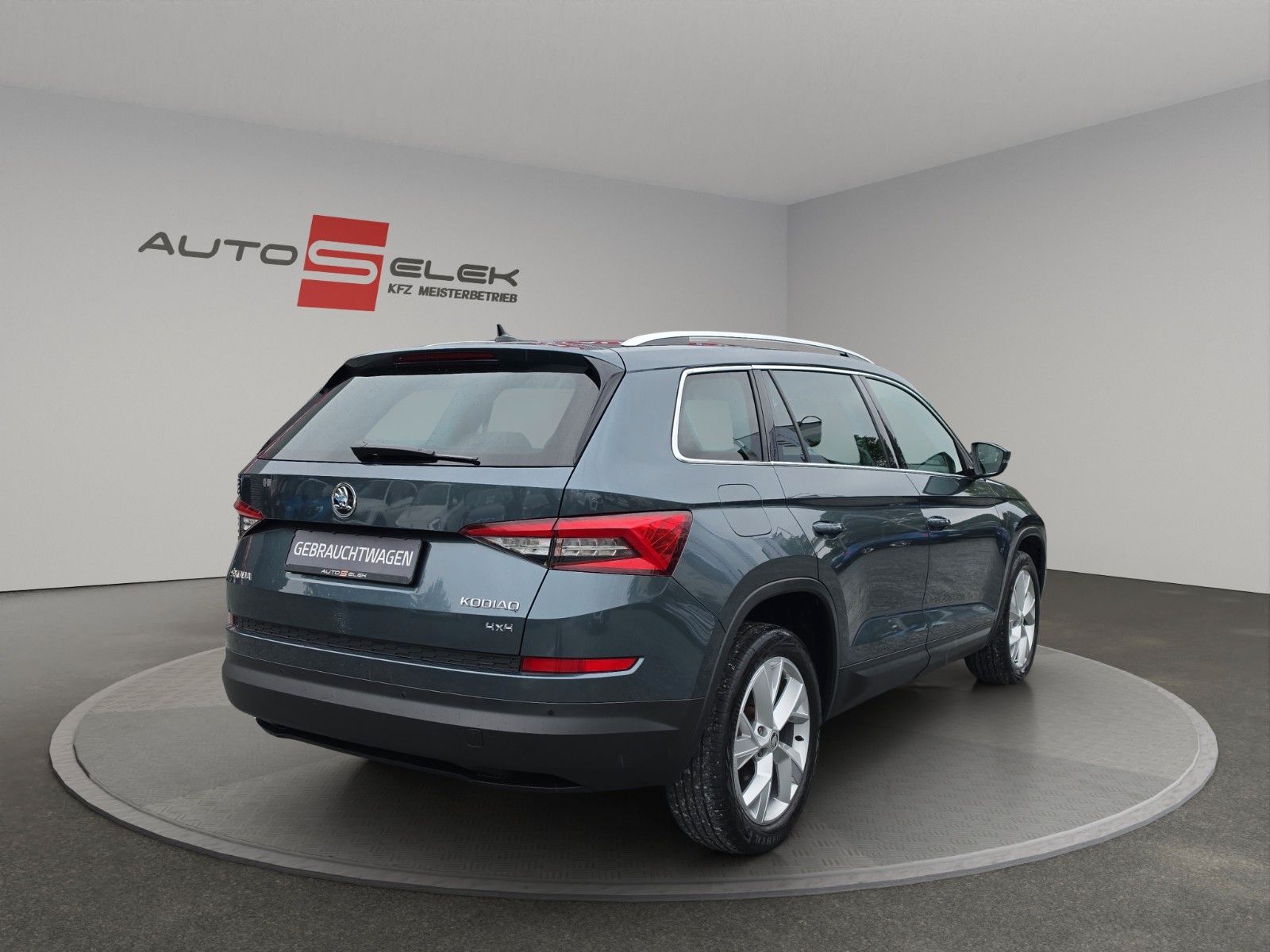 Fahrzeugabbildung SKODA Kodiaq Style 4x4 LED AHK CARPLAYER