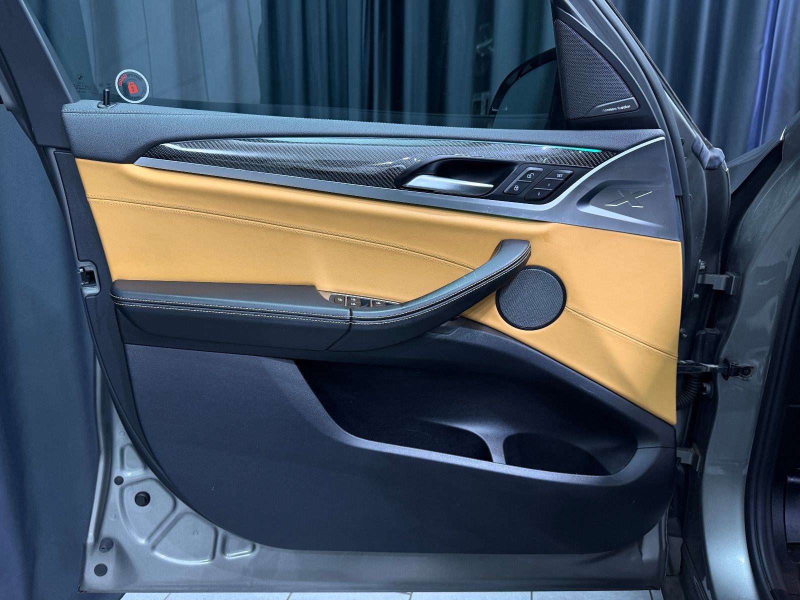 Fahrzeugabbildung BMW X3 M |H/K|HuD|PANO|LASER|INDIVIDUAL
