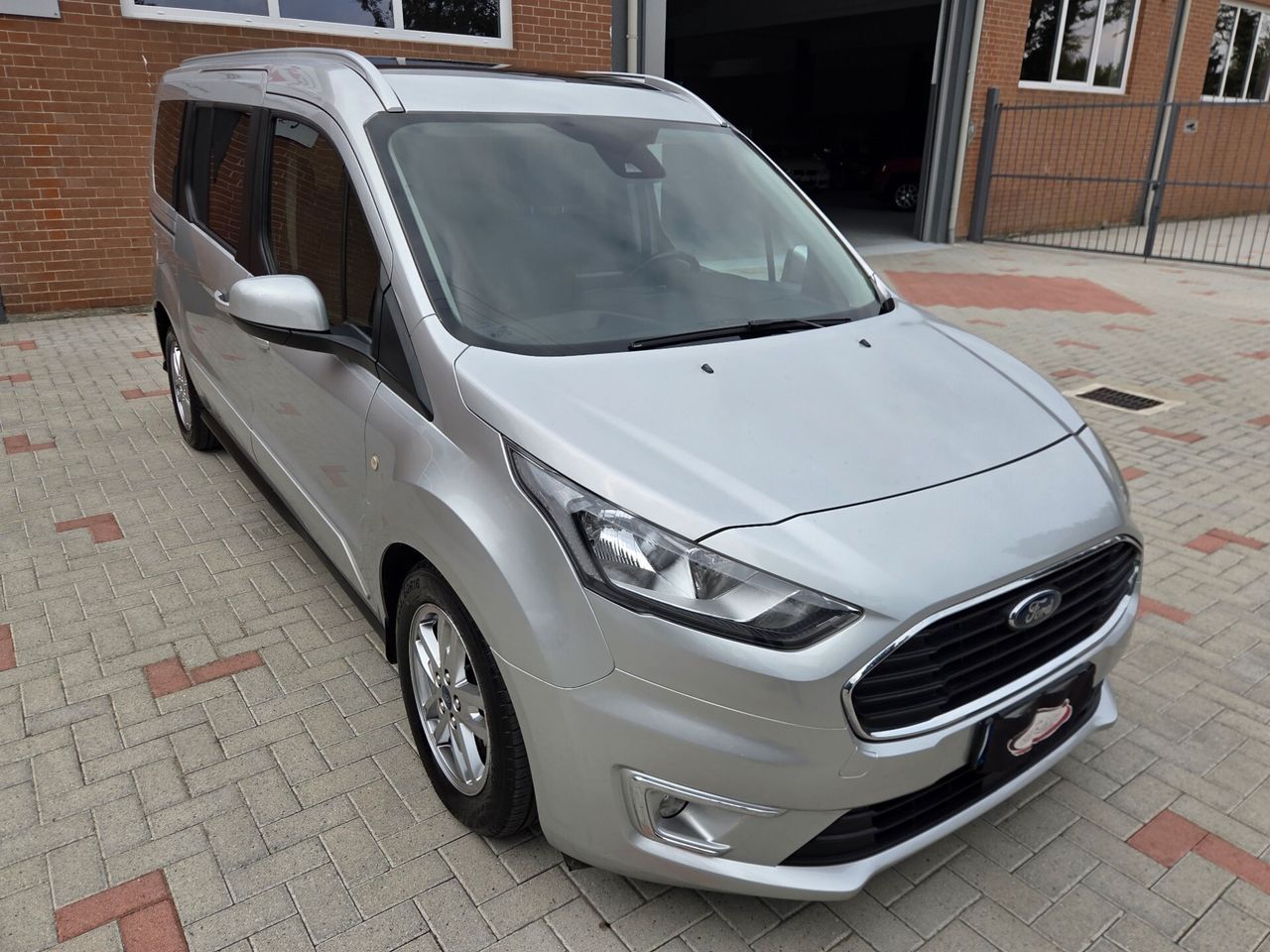 Ford Tourneo Connect Gran 1.5 EcoBlue 120 CV aut imagem 2