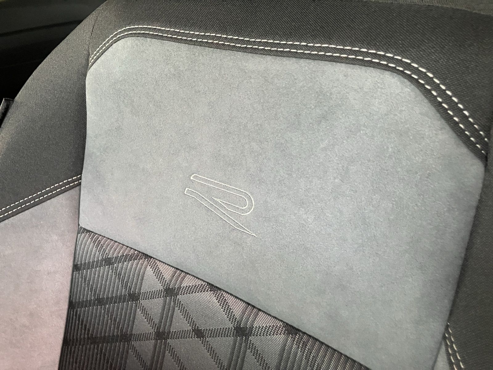 Fahrzeugabbildung Volkswagen Taigo R-Line Black-Style RearView